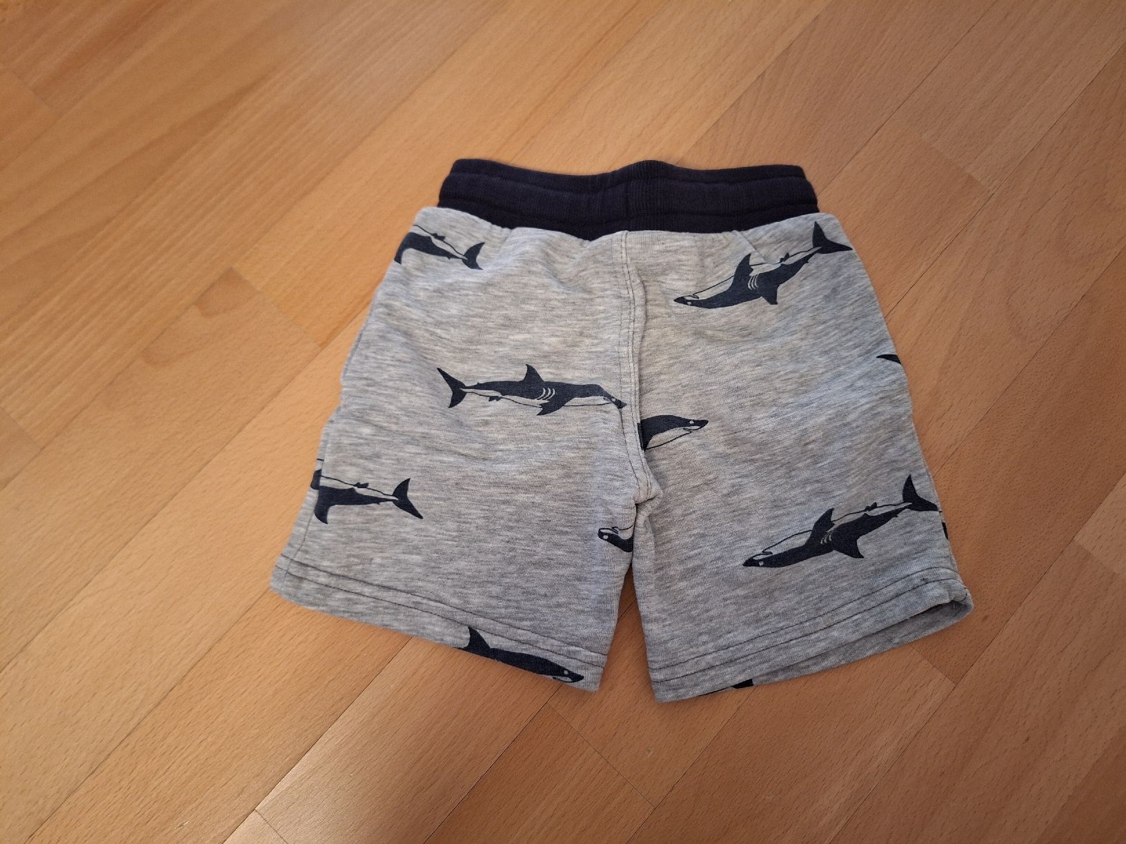 H&M Pantaloni: Shorts von H&M in Gr. 92 – Usato da Oberrieden venduto da smarties949 1