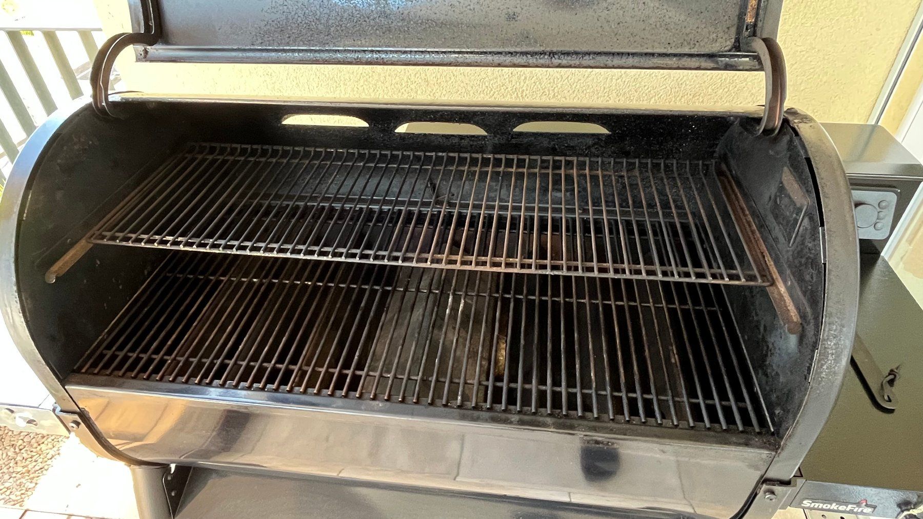 Weber Grils: Weber Smokefire EX6 Stealth Edition – D'occasion à Malters par pri_5ys7 1