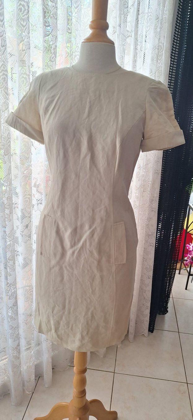 Vestiti: Robe beige Vintage 34-36 – Usato da St-Triphon venduto da Jldr0 1