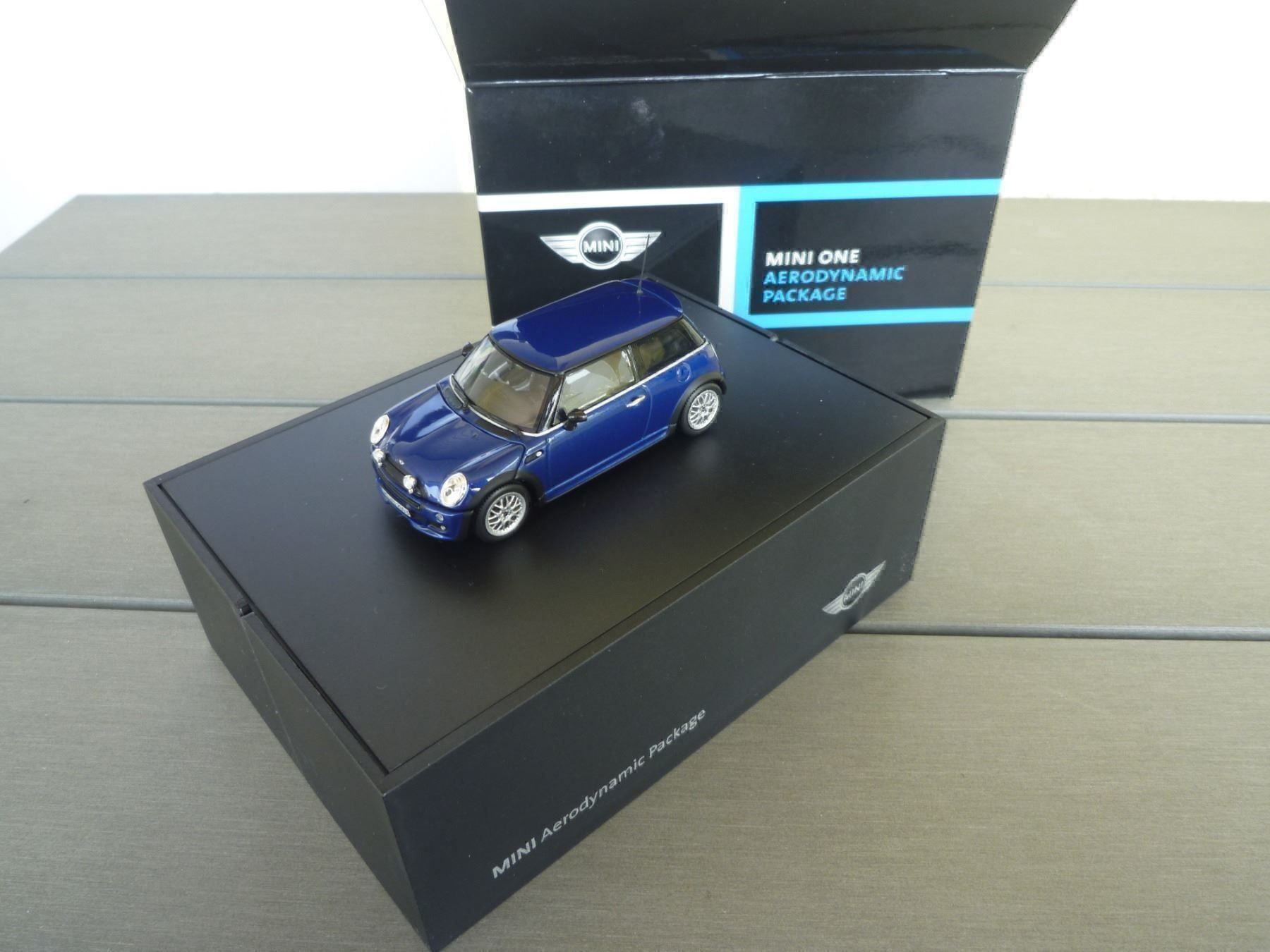 Minichamps Modellini d'auto: Mini One Aerodynamic Package – Nuovo e nell'imballaggio originale da Flawil venduto da Imperiosud 1
