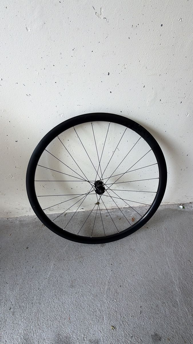 Pneus & Kompletträder: Roue Newmen Performance 622x20C – Gebraucht aus Sâles (Gruyère) von Maxmetraux