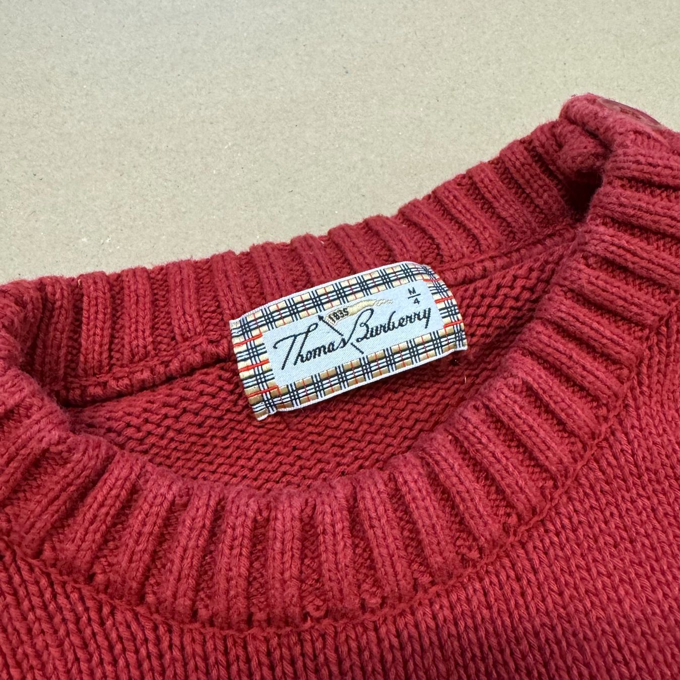 Burberry Maglioni & Felpe: Thomas Burberry vintage red knitted sweatshirt pull 90s – Nuovo (secondo la descrizione) da St. Gallen venduto da sourced_limited 1