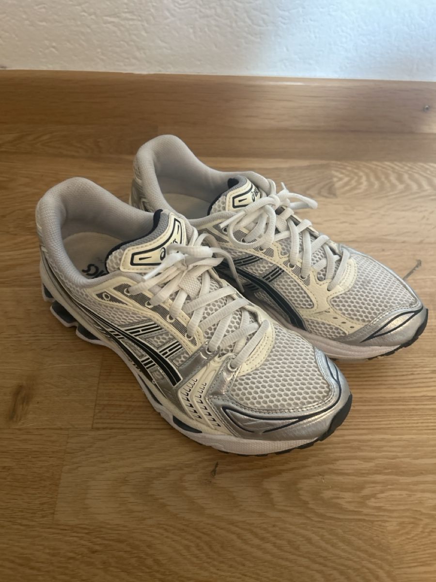 Asics Chaussures femmes: Asics gel Sneaker – D'occasion à Dübendorf par Jeanette189