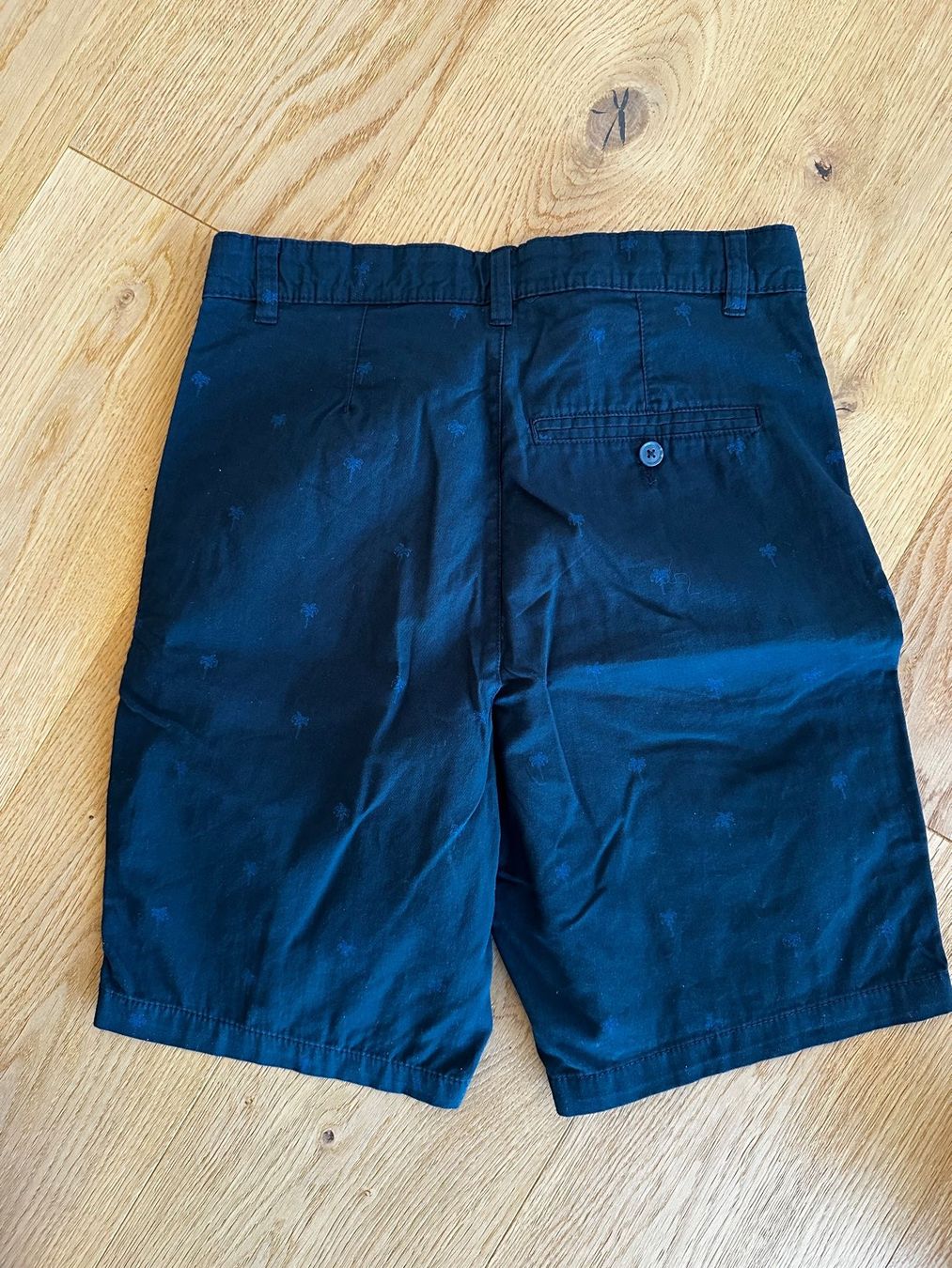 H&M Pantaloni: H&M Shorts mit Palmen Gr. 158 – Usato da Sissach venduto da tapasu 3
