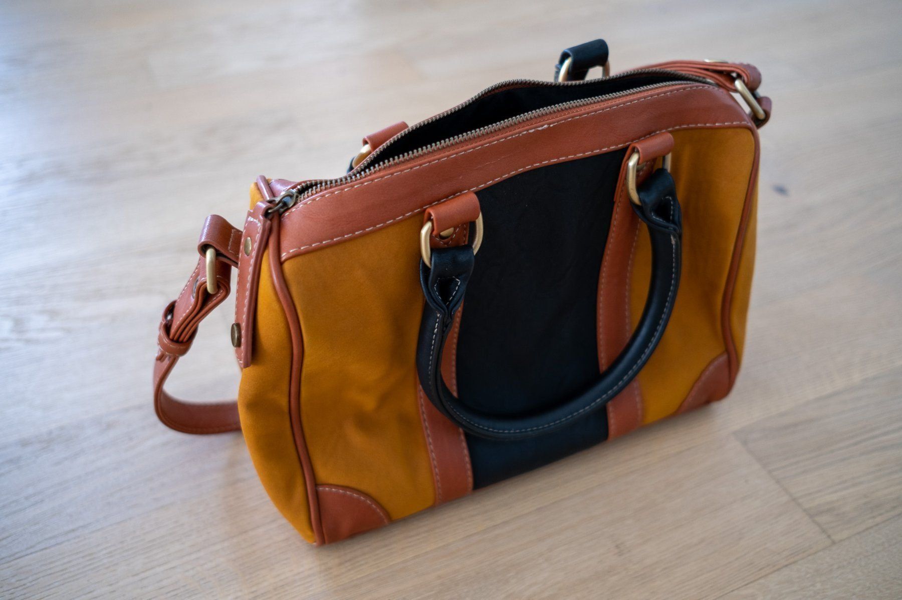 Maddison Borse da donna: Damen Handtasche – Usato da Birmensdorf ZH venduto da mku_9qbw