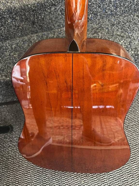 Instruments de musique: Fender DG4 Acoustic Dreadnought Almost Vintage! – D'occasion à Morges par GvnMusic 1