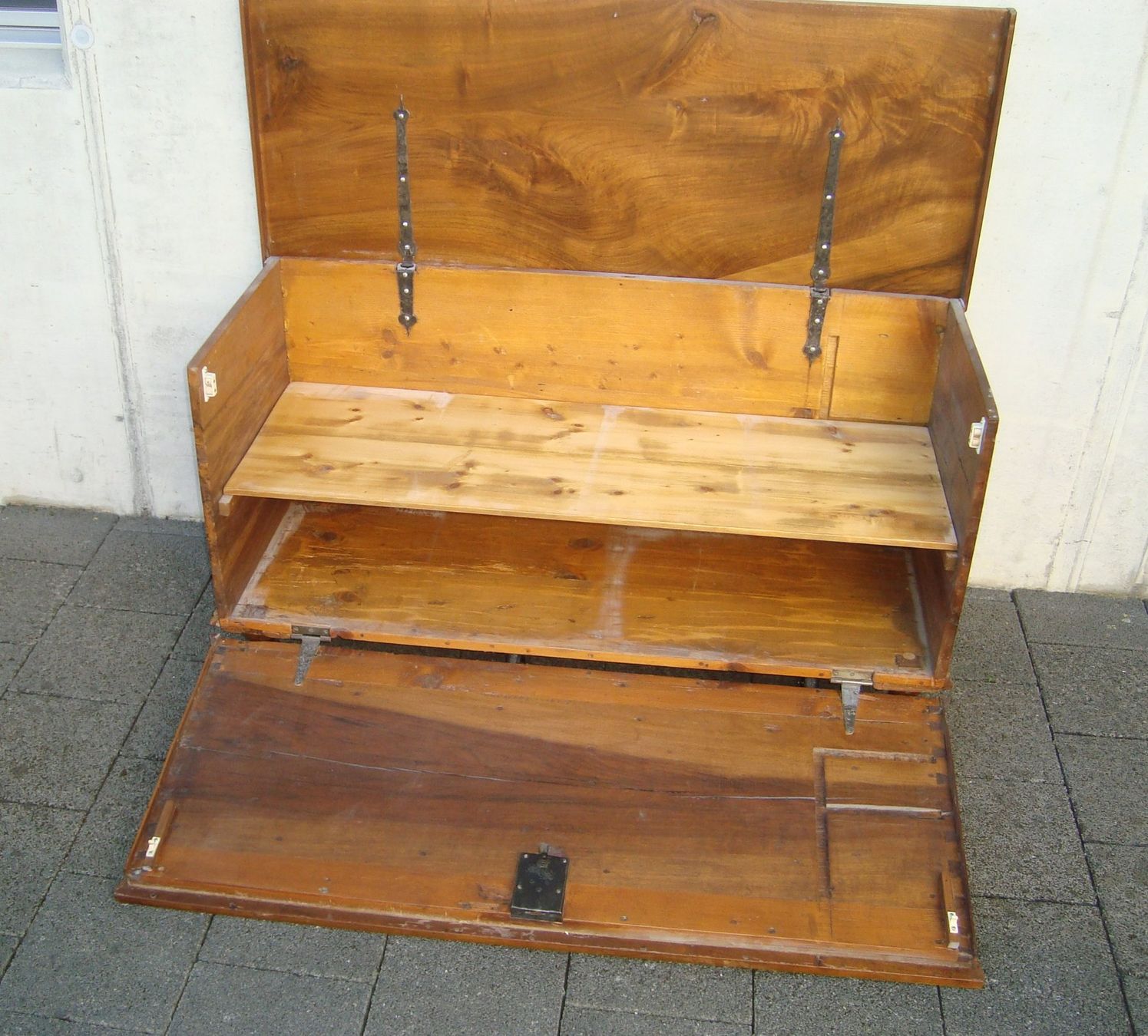 Cassapanche: Biedermeier Truhe mit Intarsien, Nussbaumholz – Usato da Oberdorf NW venduto da Lufao 3