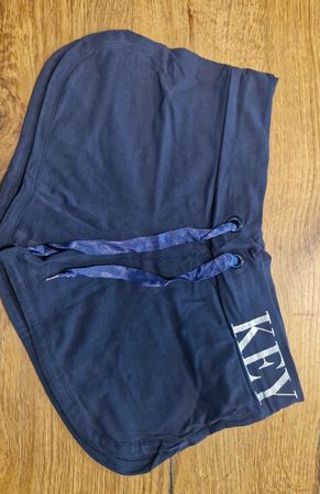 keyup Damen Shorts dunkelblau Grösse M mit Schriftzug