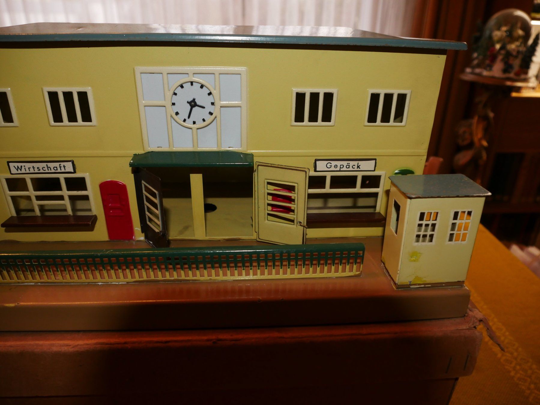 Märklin Modellini di ferrovie: Märklin Bahnhof 2002 B – Usato da Gränichen venduto da iknow 2