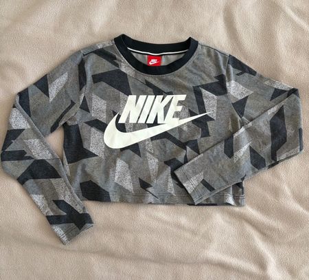 pull nike cropped