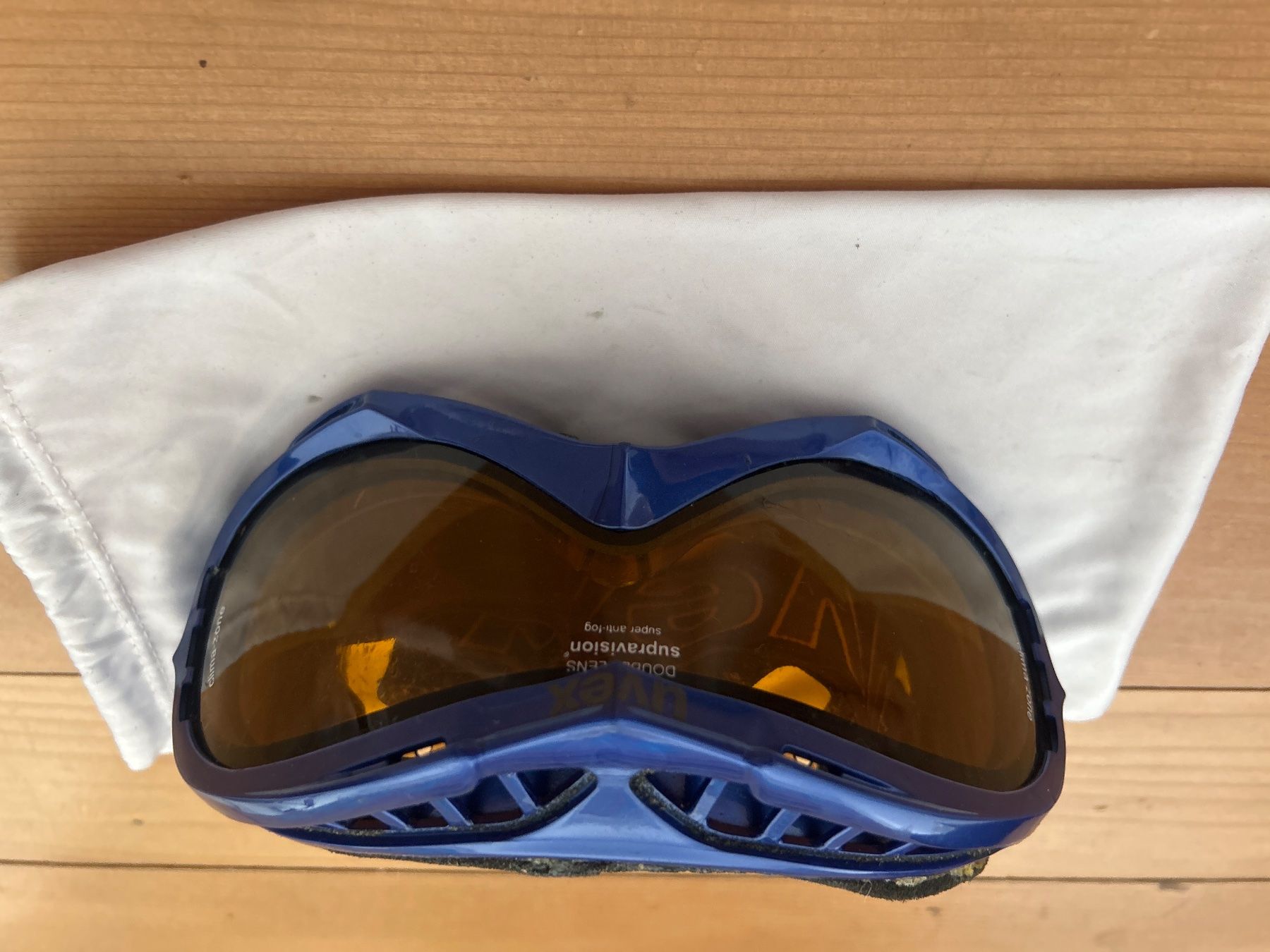 Uvex Occhiali & Lenti: Kinder Blaue Ski- oder Snowboardbrille, neuwertig, Grösse M – Usato da Frauenfeld venduto da bal_88zr