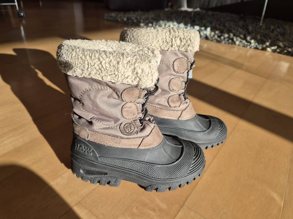 Scarpe per ragazzi: Tolle Winterstiefel, Gr. 31 – Usato da Russikon venduto da i_laura