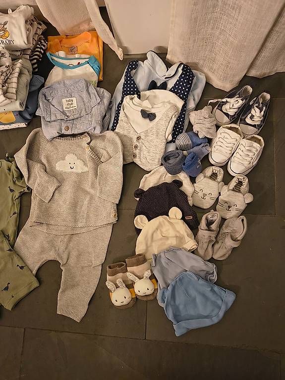 Lotti & Set di vestiti: Sehr grosses Kleiderpaket Grösse 62 – Usato da Näfels venduto da Carmii 1