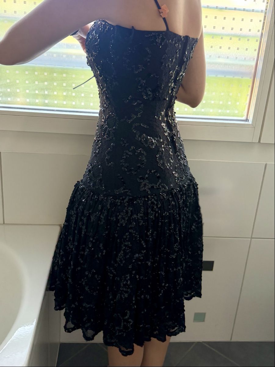 Vestiti: Kleid Schwarz Pailletten Grösse 36 – Usato da St. Gallen venduto da irina1234 3