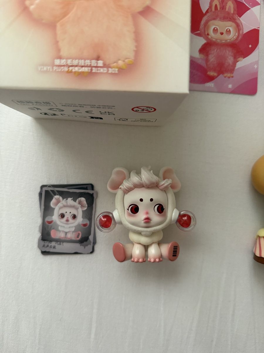 Pop Mart Statuette: LABUBU - THE MONSTERS - SKULLPANDA – Nuovo e nell'imballaggio originale da Concise venduto da Lae99 2