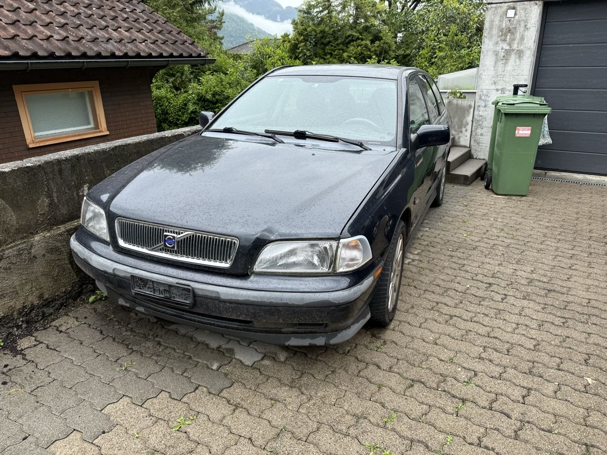 Volvo Automobili: Volvo v40 – Usato da Mollis venduto da Puch_x30