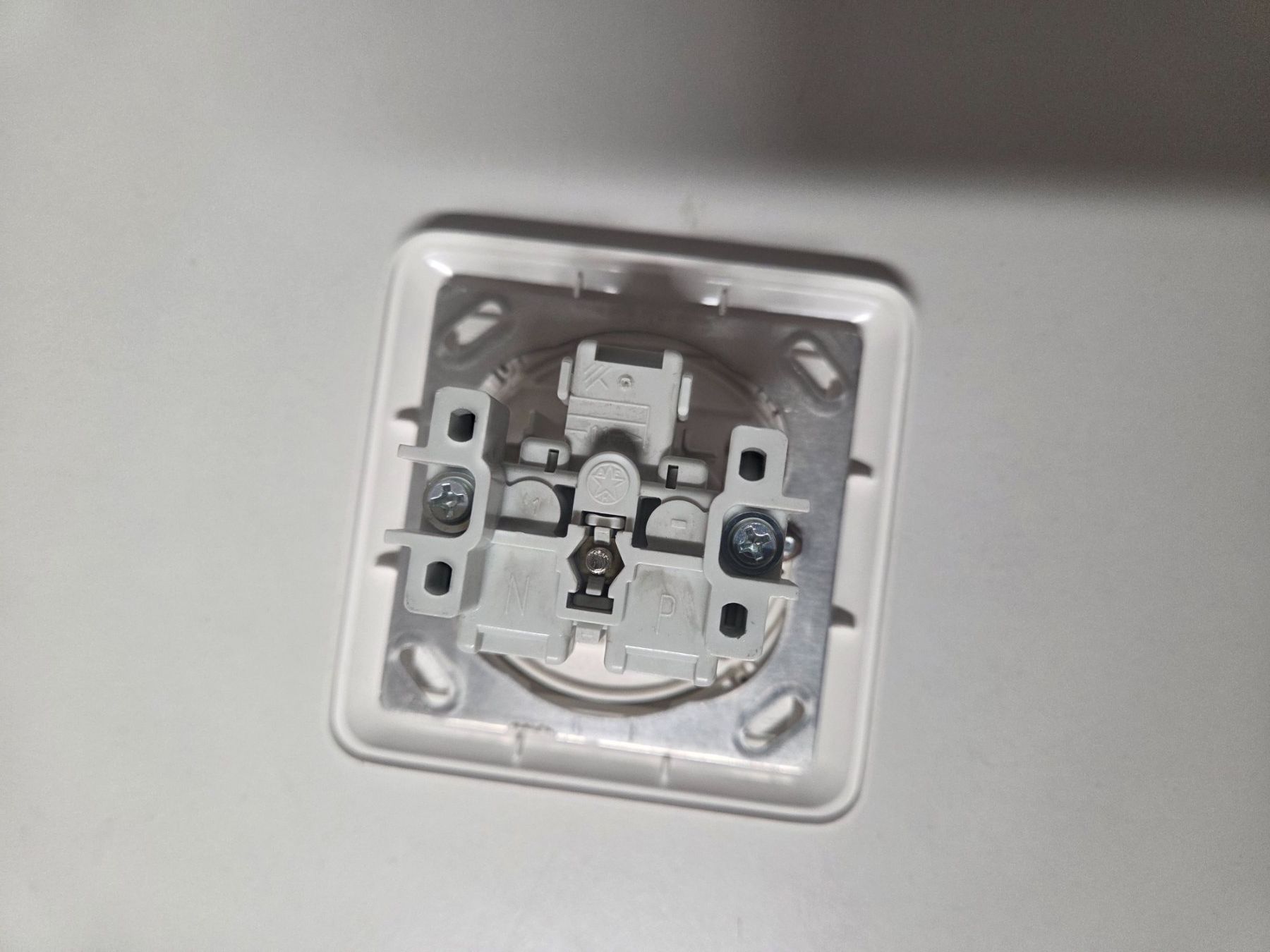 Stecker: T13 Steckdose UP – Gebraucht aus Zürich von Alibaba1234 1