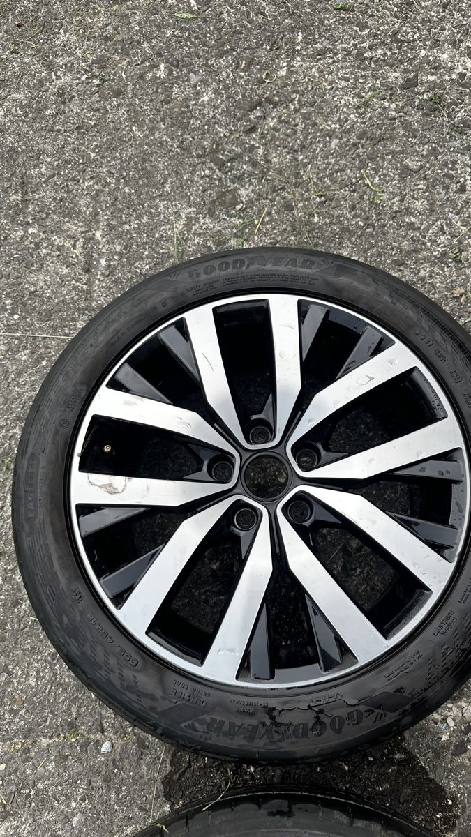 Pneumatici & Ruote complete: VW T6 Multivan Sommer-Kompletträder – Usato da Ennetbürgen venduto da mausyf123 4