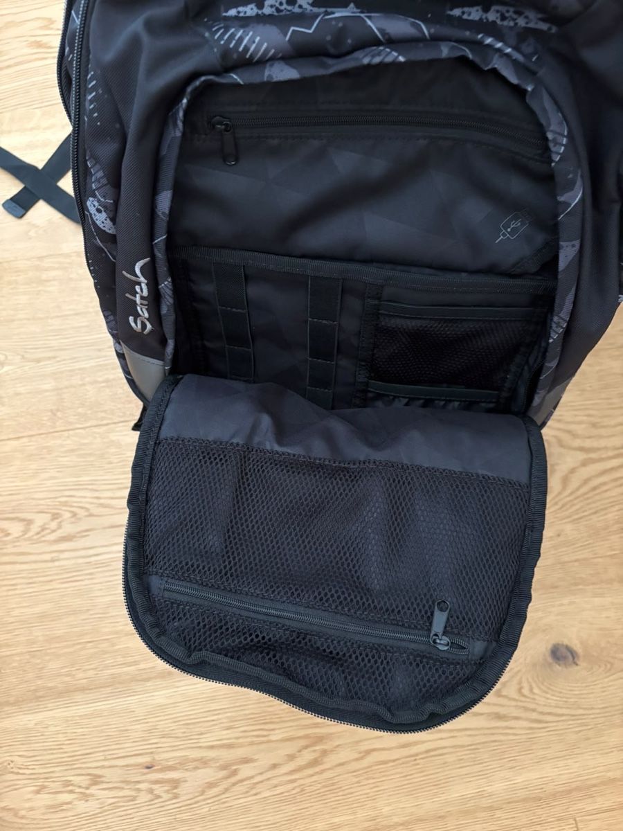 Satch Borse & Zaini: Schulrucksack Satch, wie neu, schwarz/grau – Usato da Baar venduto da TBorek 8