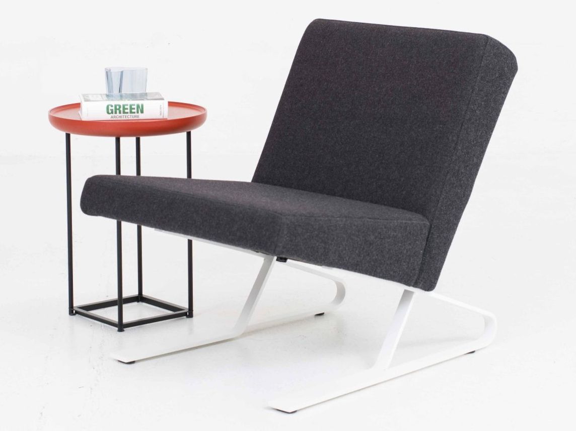 Classicon Poltrone: ClassiCon Satyr Sessel von For Use in dunkelgrauem Stoff – Usato da Zürich venduto da STUZH38