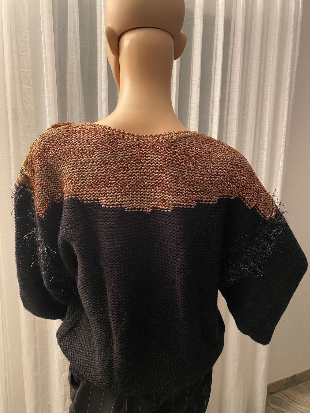 Maglioni & Felpe: Extravaganter edler Hand Made Strickpullover, Gr. 40 – Usato da Winkel venduto da ferrari2022 7
