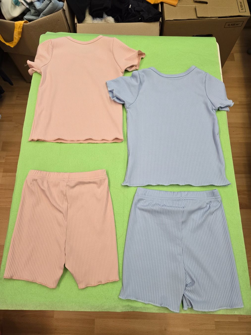 Lotti & Set di vestiti: 2 Sommeroutfits agrösse 92 – Nuovo (secondo la descrizione) da Schönenwerd venduto da Chez_Mimi 1