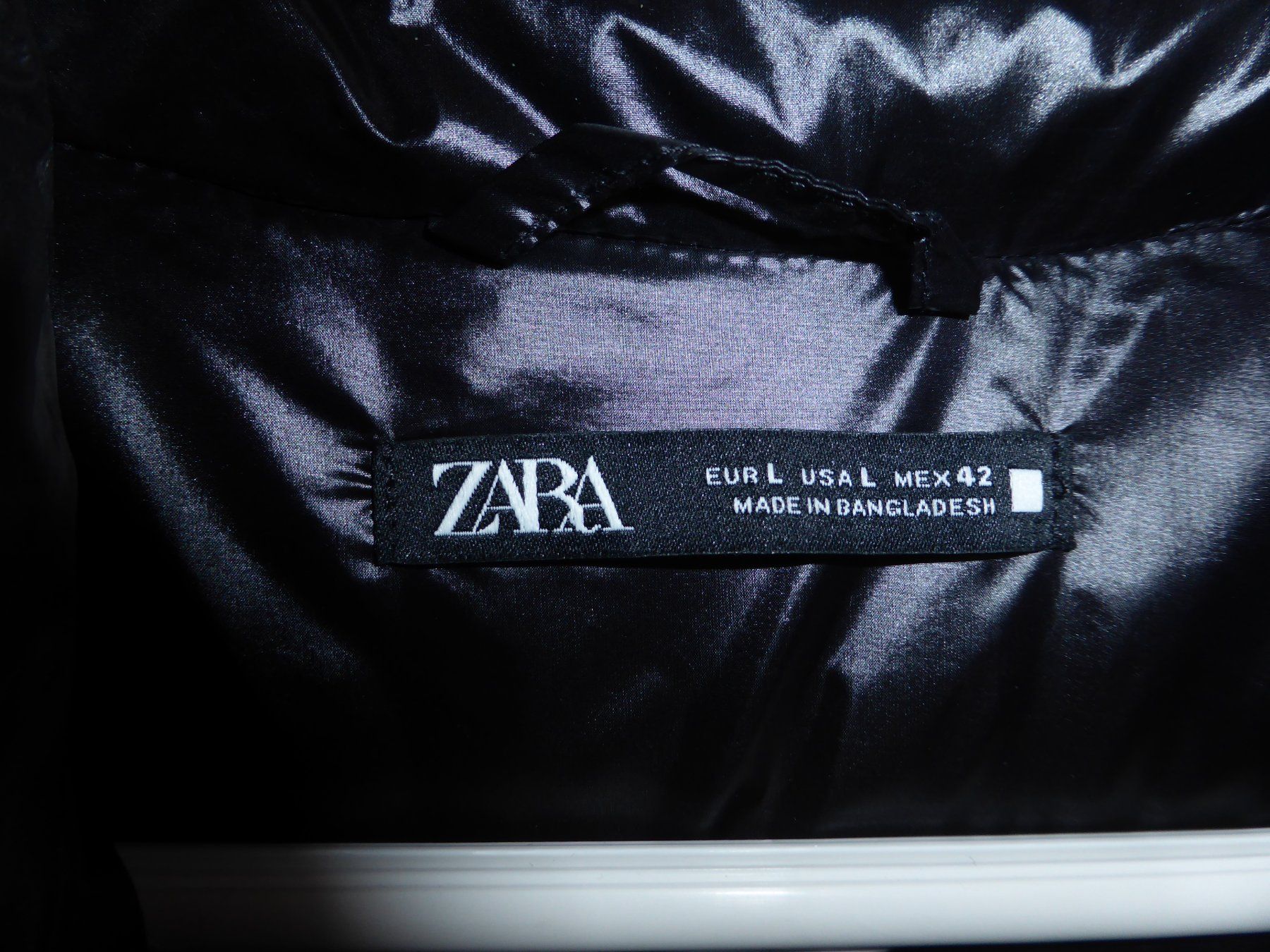 Zara Gilets & Westen: Daunengilet ZARA, Gr. L – Gebraucht aus St.Gallen von regenbogen5 1