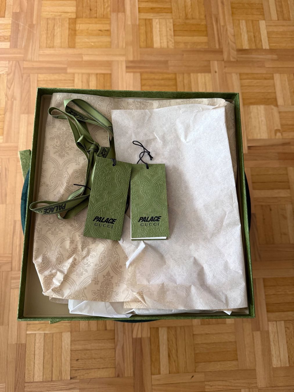 Gucci T-shirt: T-shirt GUCCI X Palace – Usato da Lausanne venduto da Placebo7 3