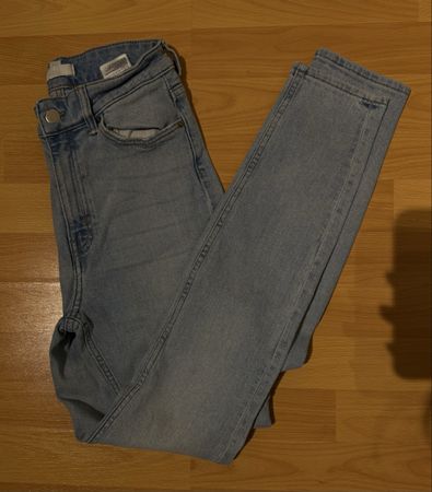 Jean femme bleu clair taille 36 bon état