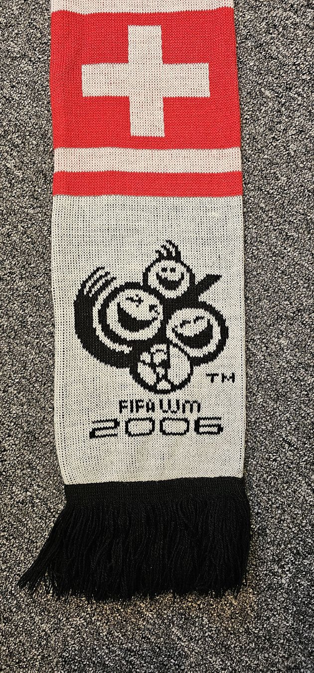 Foulard & Sciarpe: WM Schal Schwiiz von 2006 – Nuovo e nell'imballaggio originale da Biberstein venduto da Sammler74 1