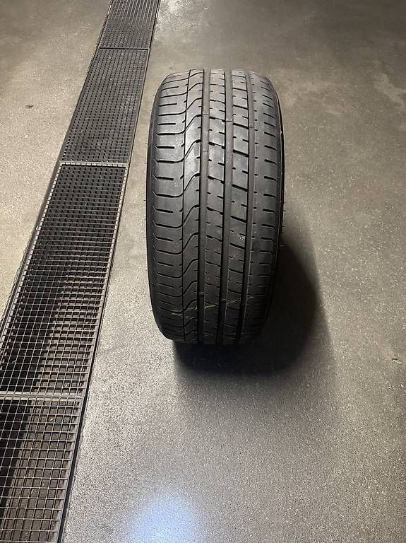 Pneumatici & Ruote complete: Pirelli P Zero Sommerreifen, Top Zustand – Usato da Chur venduto da Jrrdr