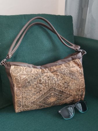 Tasche aus Teppich und Leder neuwertig