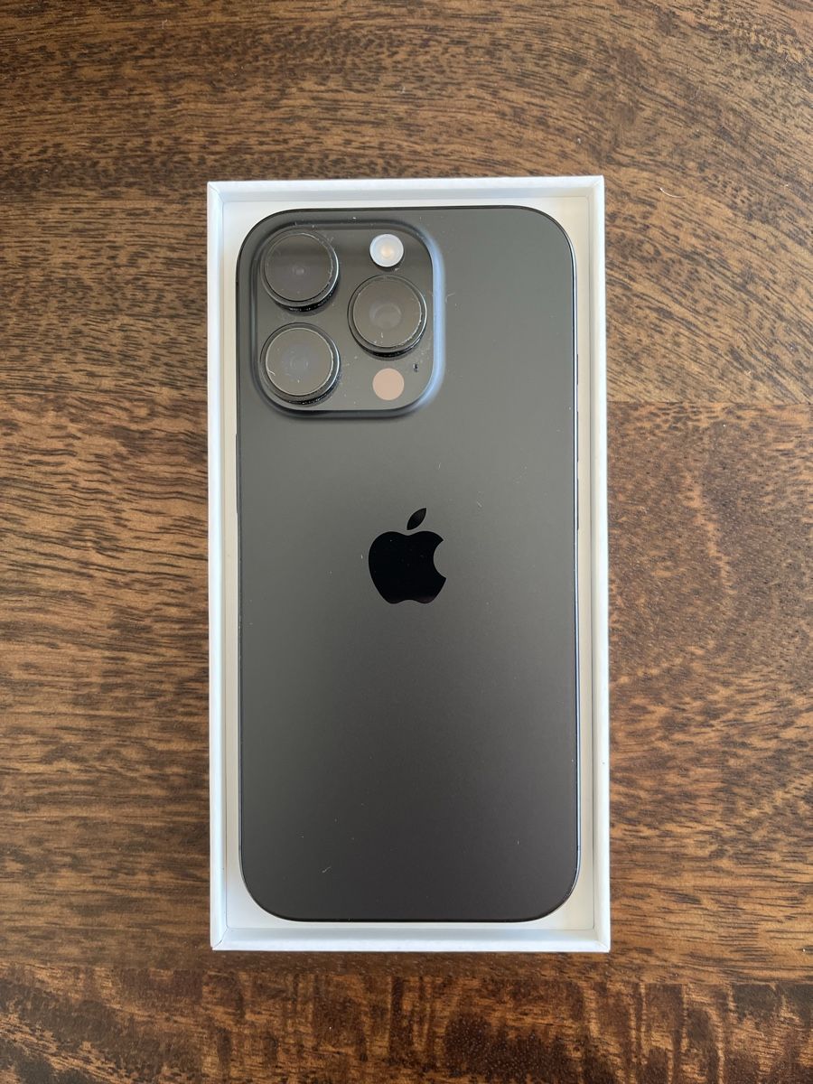 Apple Handys / Smartphones: iPhone 16 Pro + 1 TB - Black Titanium – Gebraucht aus Bern von StrawberryKing