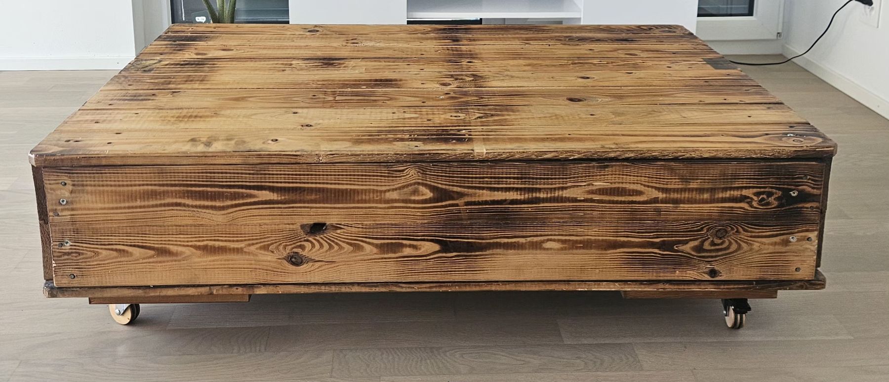 Tavoli: Table à thé vintage à roulettes – Nuovo (secondo la descrizione) da Lausanne venduto da ram_tw68