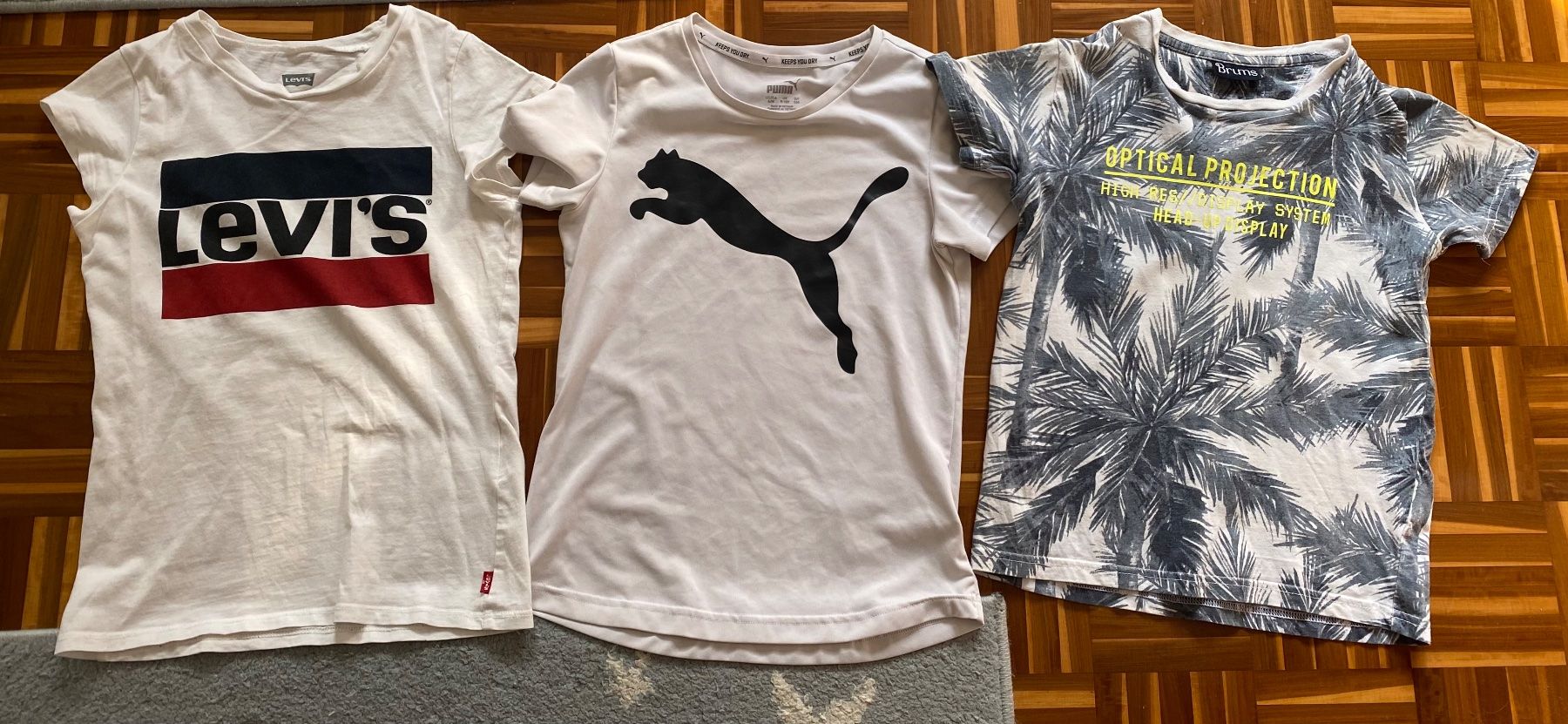 Levi's Hemden, T-Shirts & Polos: 3 T-Shirts, Gr.128 – Gebraucht aus Vezia von luce2011