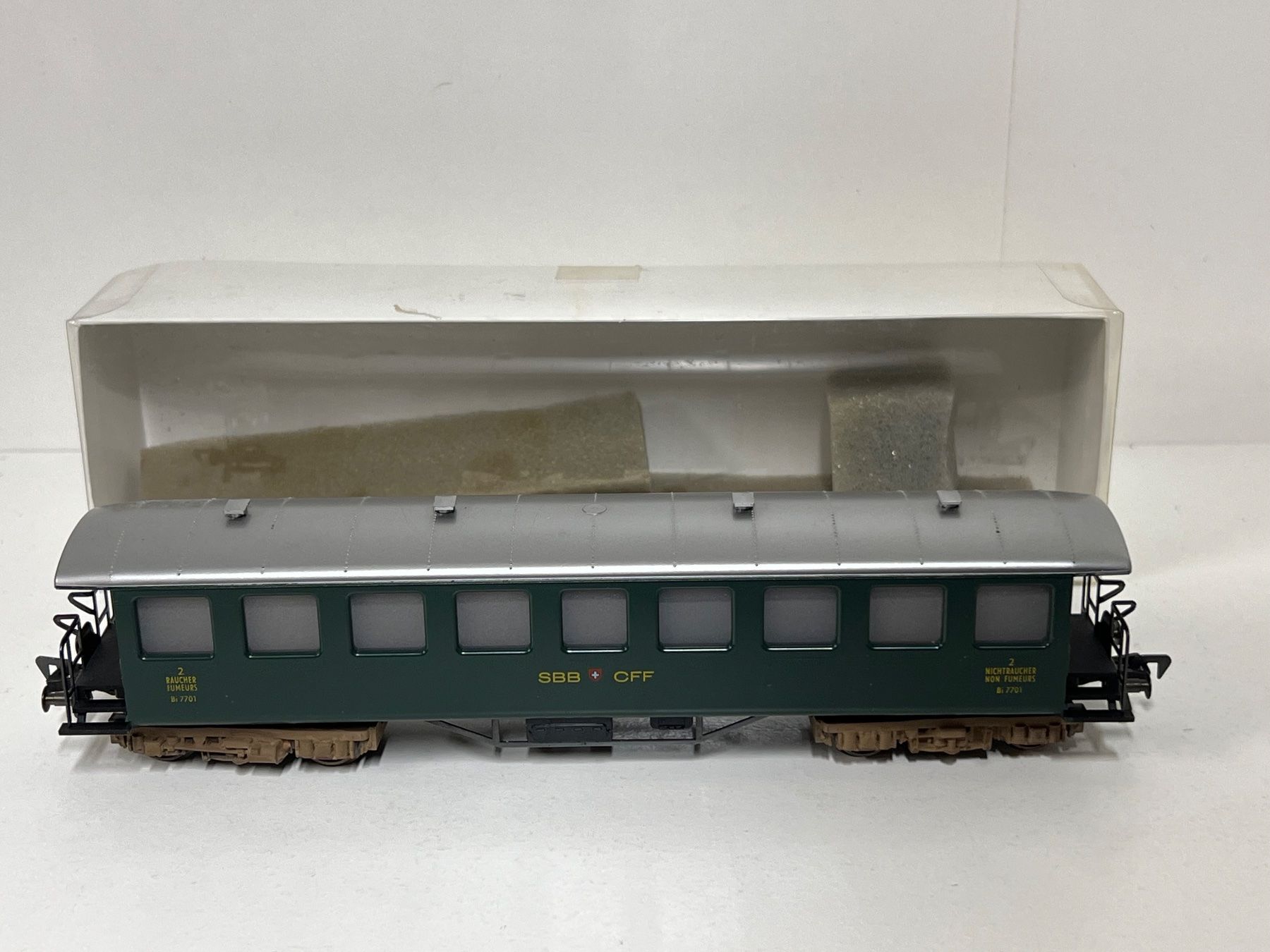 Fleischmann Modellini di ferrovie: Fleischmann 2.Kl. SBB CFF FFS  H0 DC – Usato da Neuenhof venduto da ludovicco 2