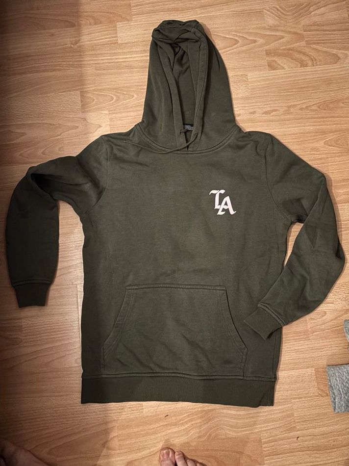 Lotti di vestiti: 2 Stylische Kapuzenpullover Grösse M und L – Usato da Leuzigen venduto da Fjleu 1