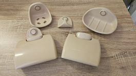 Set accessori arredamento bagno in plastica beige anni '70