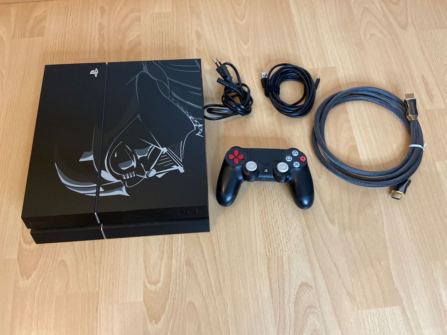 Sony Console: PS4 Konsole Star Wars Edition – Usato da St.gallen venduto da taduz
