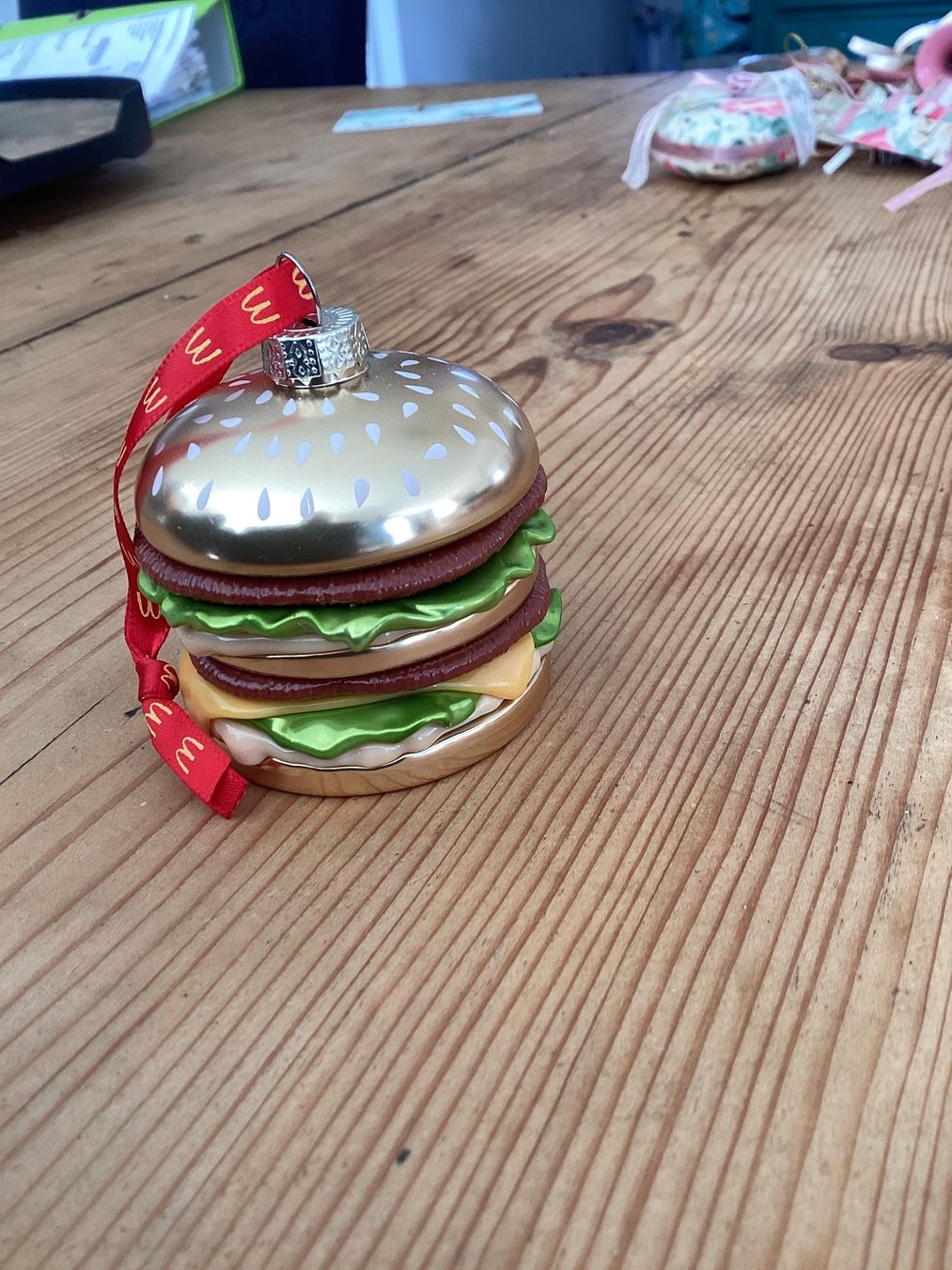 Alle Dekorationen: McDonalds cheese/ hamburger de Noel – Gebraucht aus Bursinel von don_ccb9