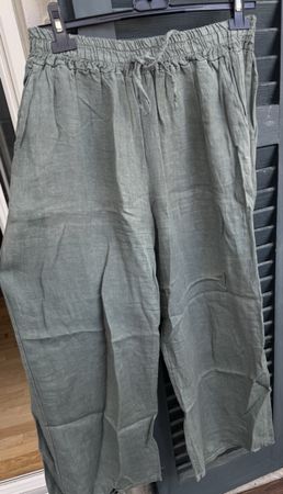 Pantaloni in lino colore verde oliva 
