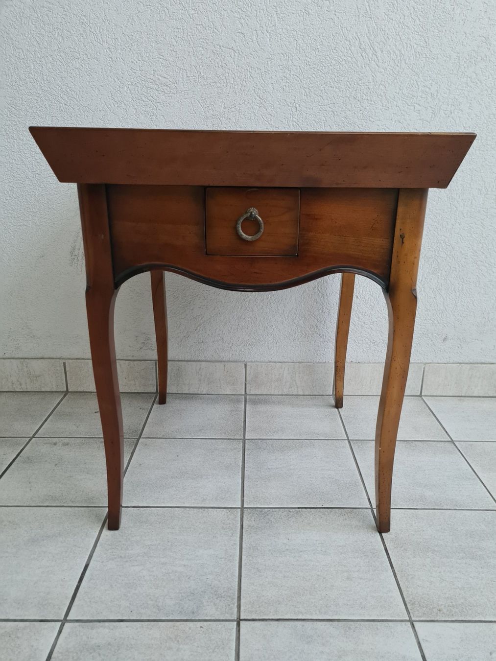 Tische: Magnifique table d'appoint anglaise – Gebraucht aus Monthey von 187-zeroo 5
