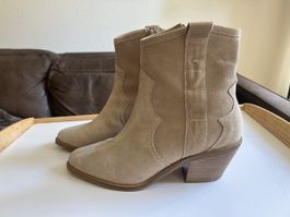 Neue Cowboystiefel