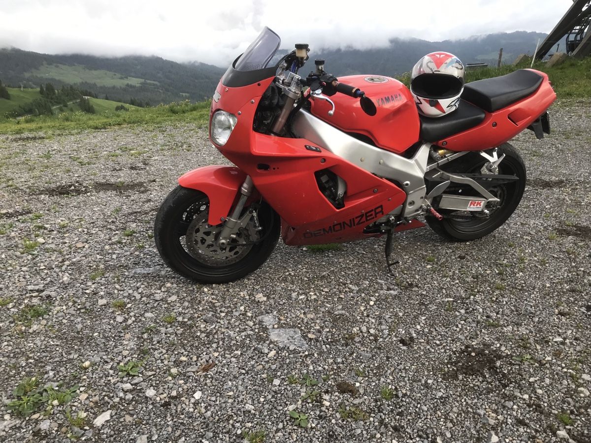 Strada: Renntöff. Yamaha YF 750 RS. – Usato da Giswil venduto da Nistsigi
