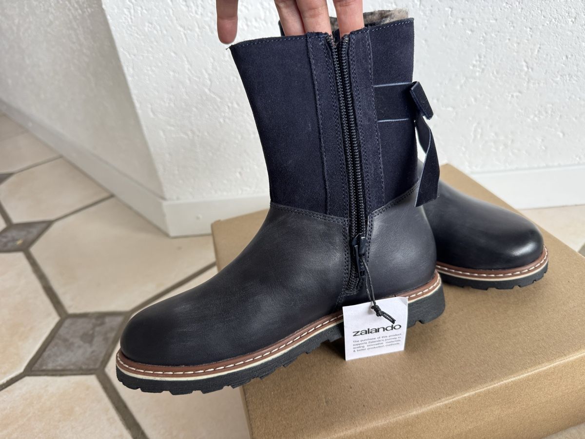 Friboo Scarpe per ragazze: Friboo winter boots size 32 New – Nuovo e nell'imballaggio originale da Blonay venduto da art_7f87 7