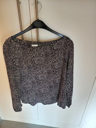 Vila bluse /pulli, schwarz/weiss gepunktet, Gr. 36 -