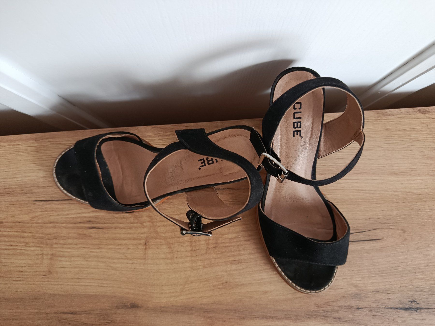 Cube Scarpe da donna: Sandaletten Cube Gr. 38 – Usato da Wangs venduto da son_klein 1