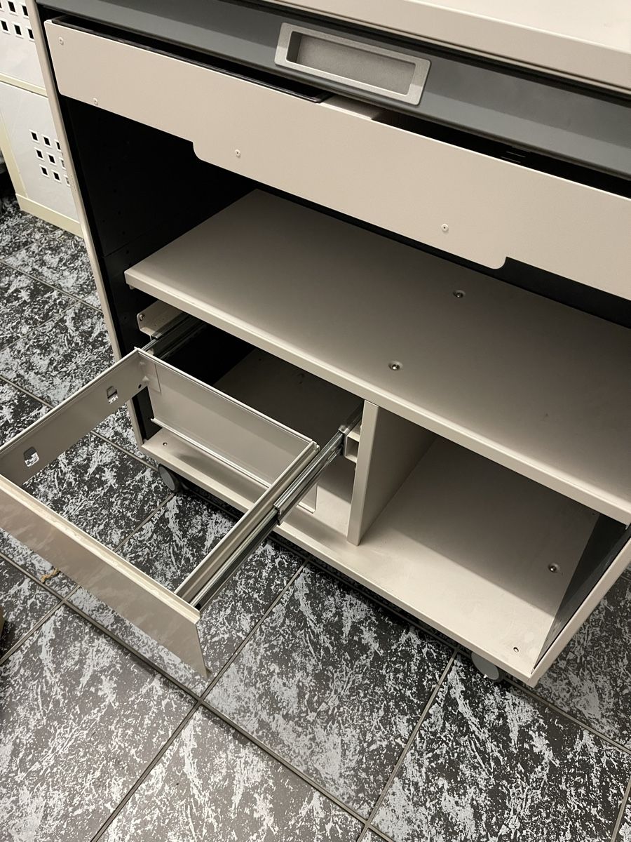 Lista Korpus: Rollschrank mit abschliessbaren Türen – Gebraucht aus Winterthur von Vinyljunkie 3