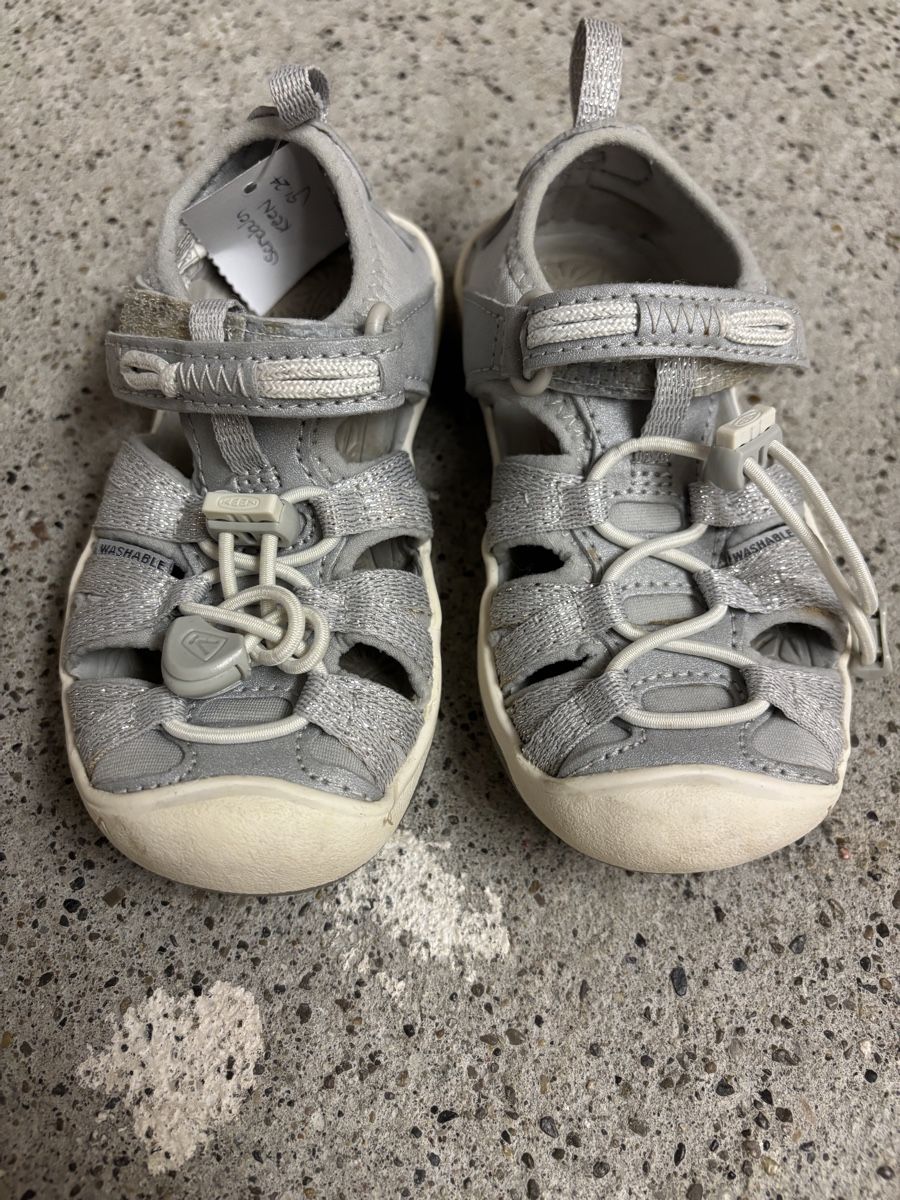 Keen Scarpe per ragazze: Sandalen KEEN Grösse 24, Silber – Usato da Büren an der Aare venduto da Nikito2001 3