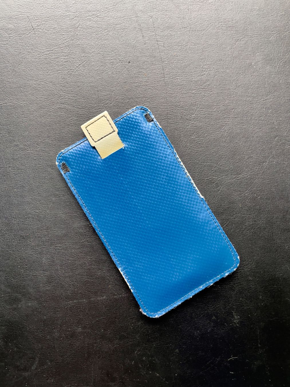 Freitag Borse: FREITAG Handyhülle blau – Usato da Winterthur venduto da ttltc 1